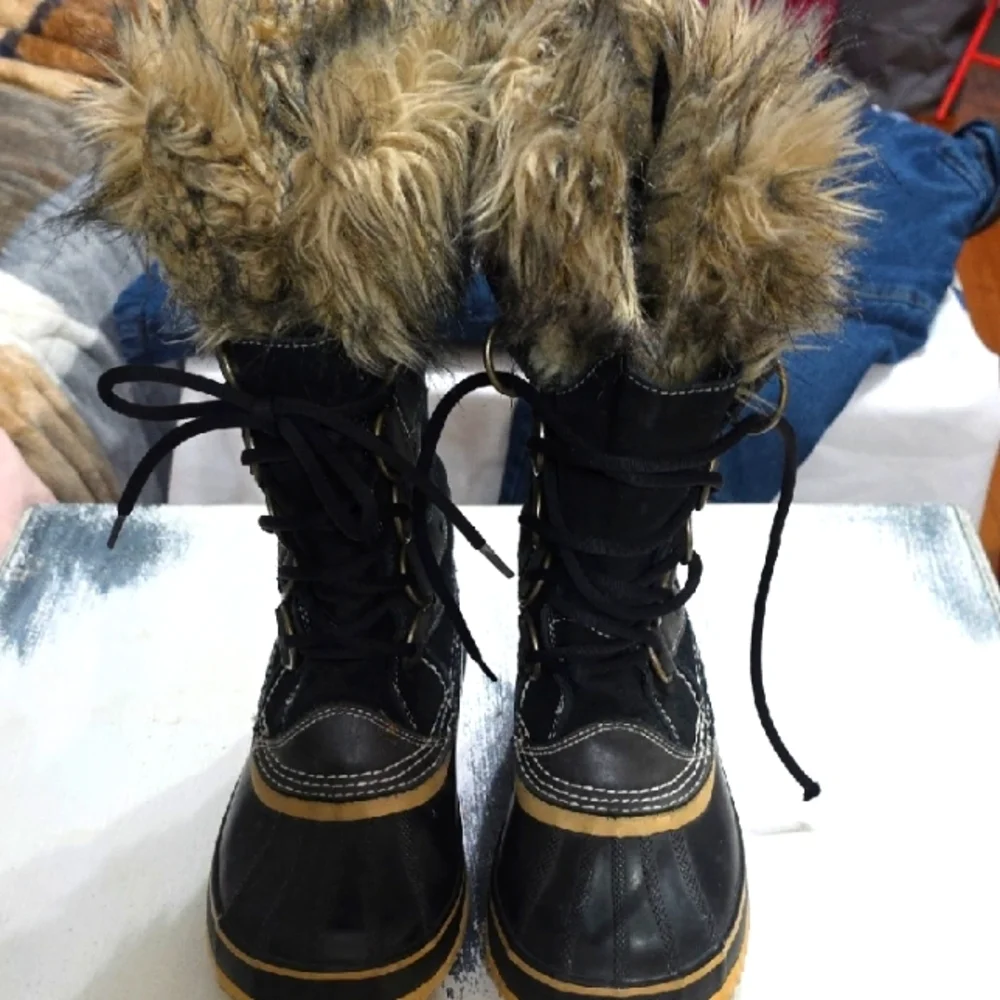 Sorel Women's Winter Boots Black Faux Fur Laces Waterproof Sz 9 GUC **READ**